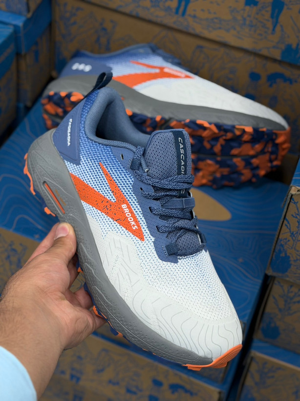 کتونی بروکس کاسکادیا ۱۷ ساخت ویتنام | Brooks Cascadia 17